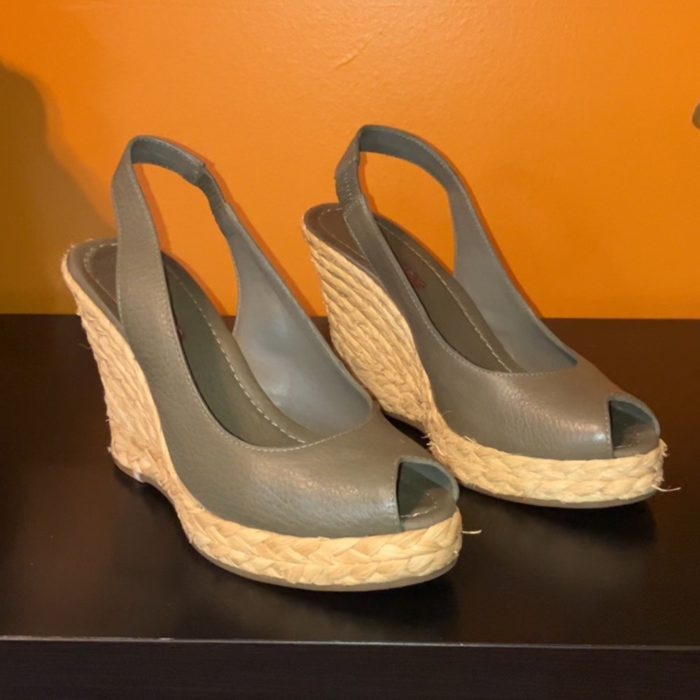 Stylish Olive Green Wedge Sandals